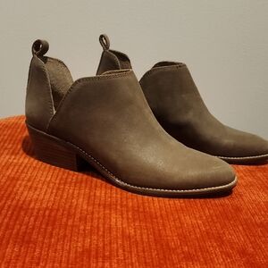 Women's Tan Ankle Boots. Brand New Never Worn